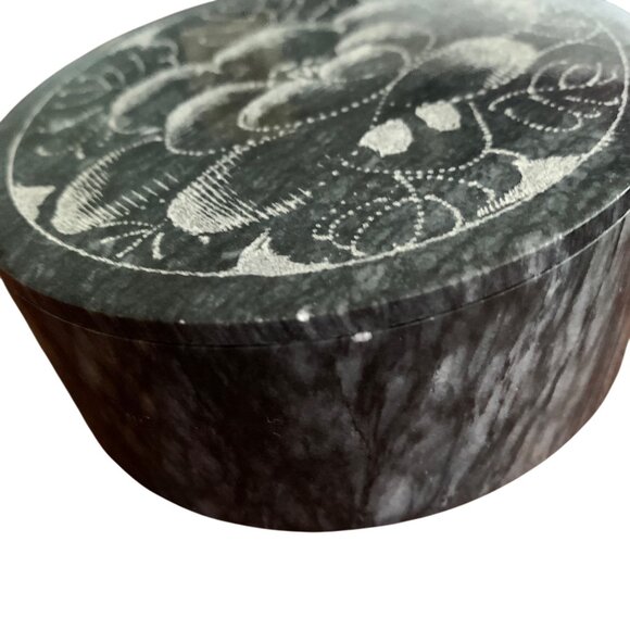 Decorative Black Granite Marble Round Jewelry Box With Floral Carved Lid 4x1.5" - Picture 5 of 9